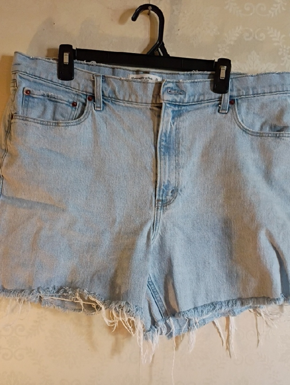 Abercrombie & Fitch Light Blue Frayed Denim Shorts. Size 33.
